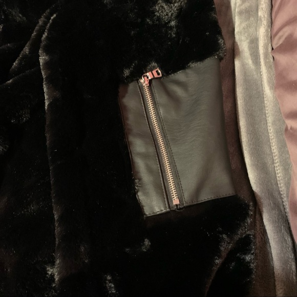 Fashion Nova High Status Faux Fur Bomber Jacket - Picture 6 of 7